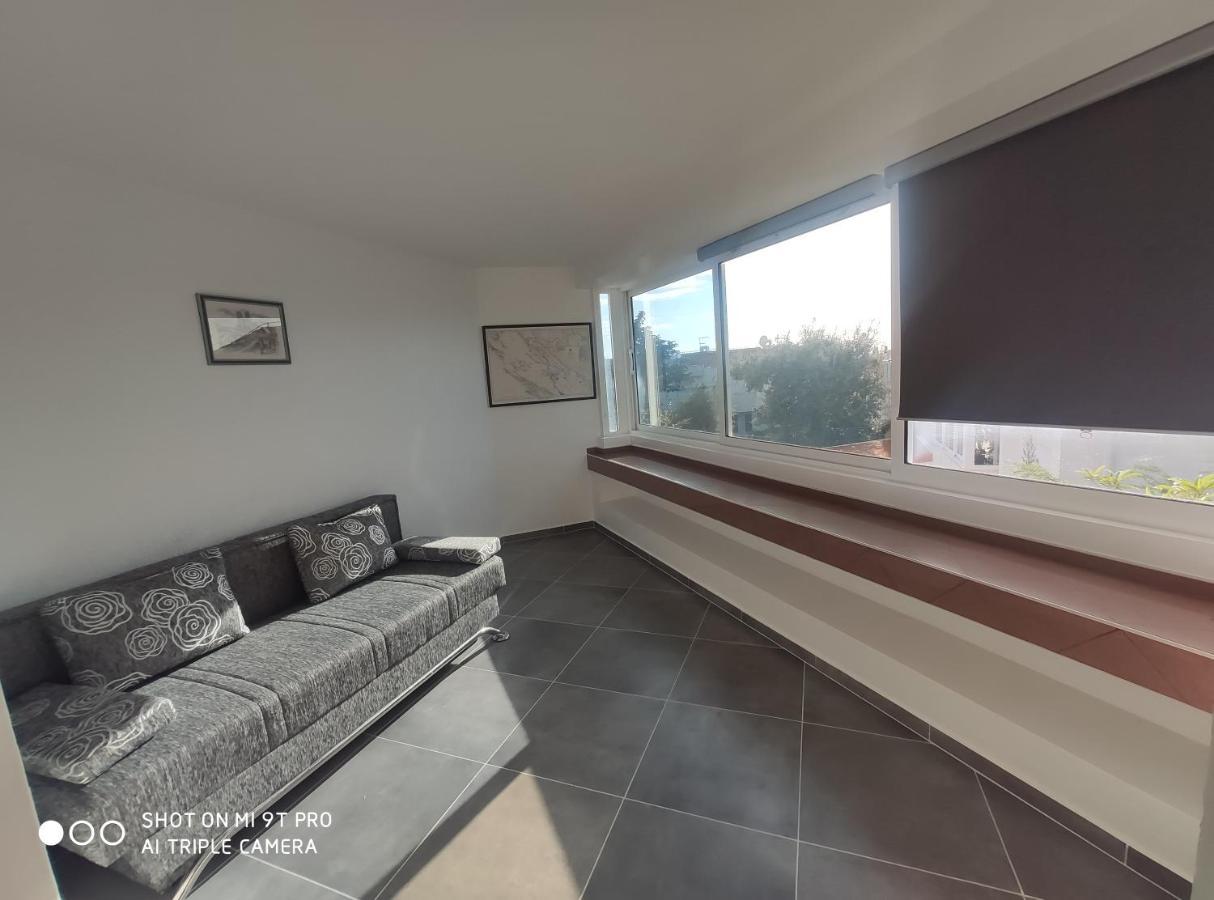 Apartment Tena Novalja Extérieur photo